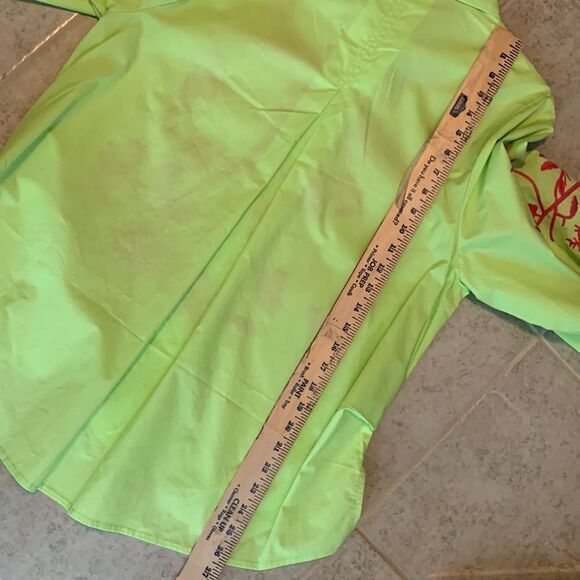 Pleats Collection Size Small yellow 3/4 sleeve top with embroidery detail - Picture 7 of 13